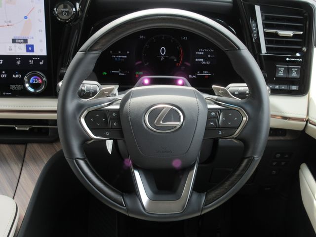Lexus LM500h
