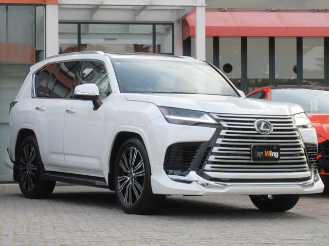 LEXUS LX600