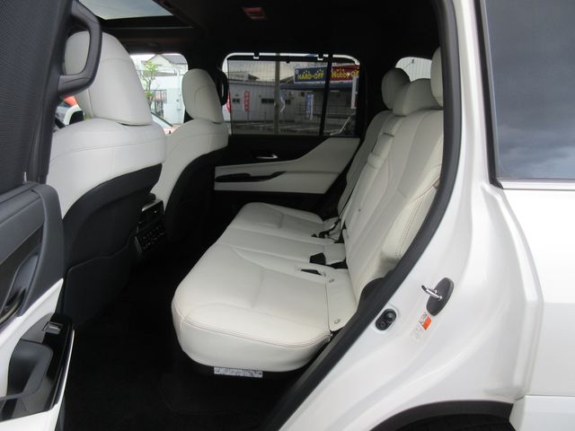 LEXUS LX600