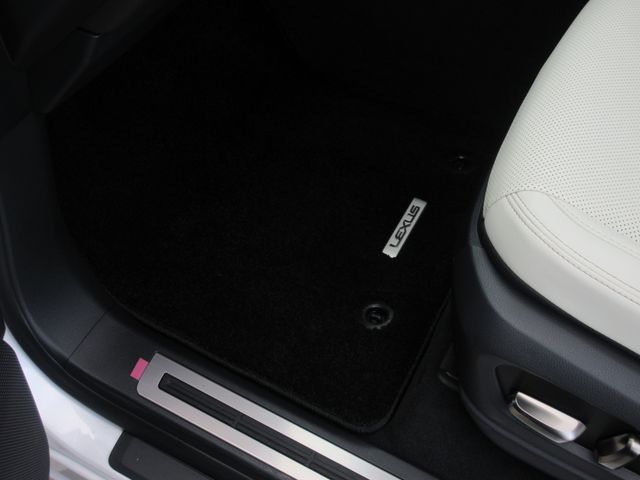 LEXUS LX600