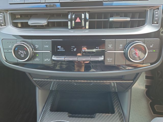 CROWN sedan hybrid