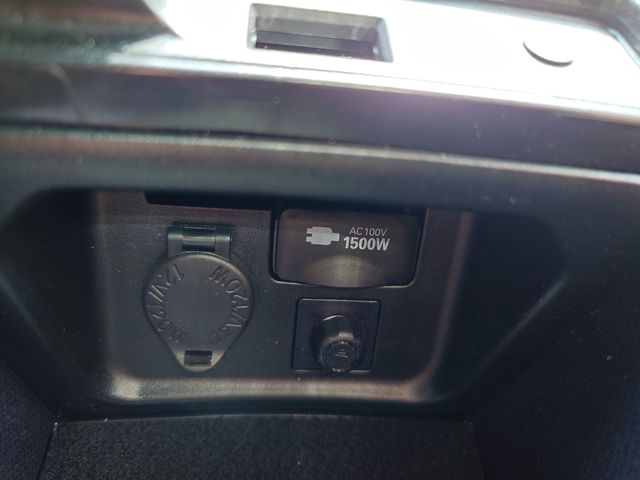 CROWN sedan hybrid