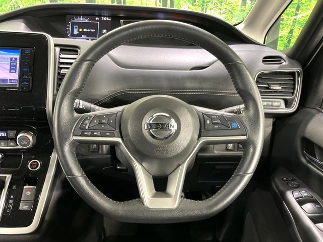 SERENA  S-HYBRID 4WD