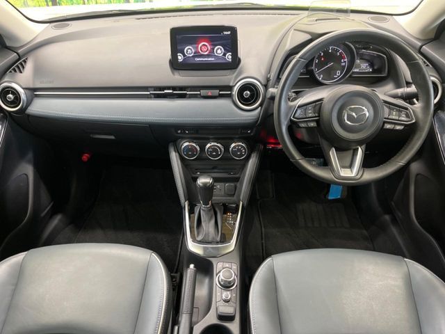 MAZDA2