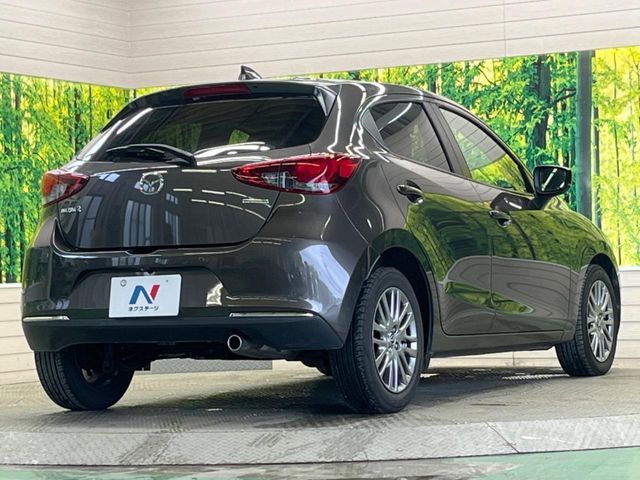 MAZDA2