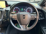 CROWN sedan hybrid