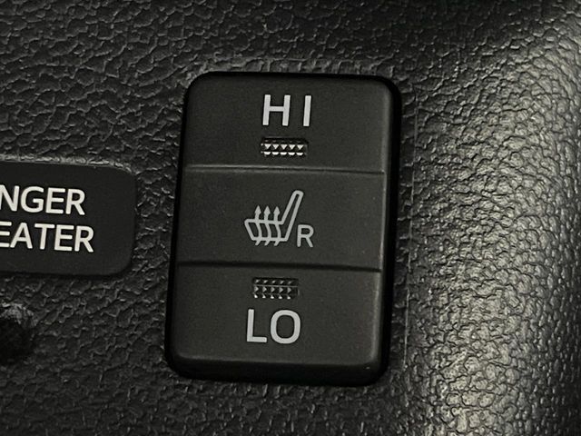 PRIUS 4WD