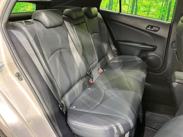 PRIUS 4WD