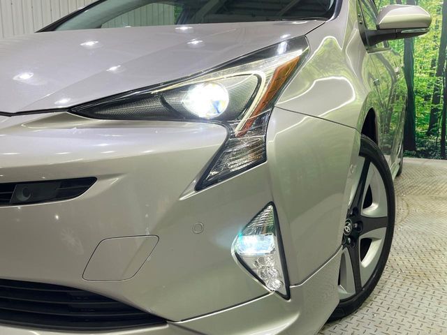 PRIUS 4WD