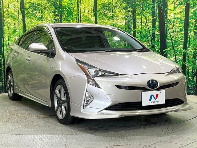 PRIUS 4WD