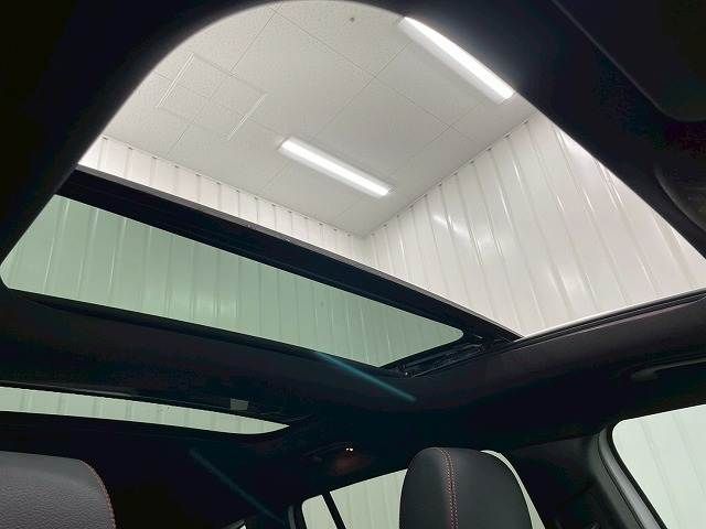 MERCEDES BENZ GLB