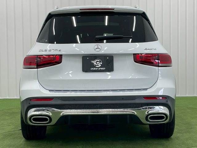 MERCEDES BENZ GLB