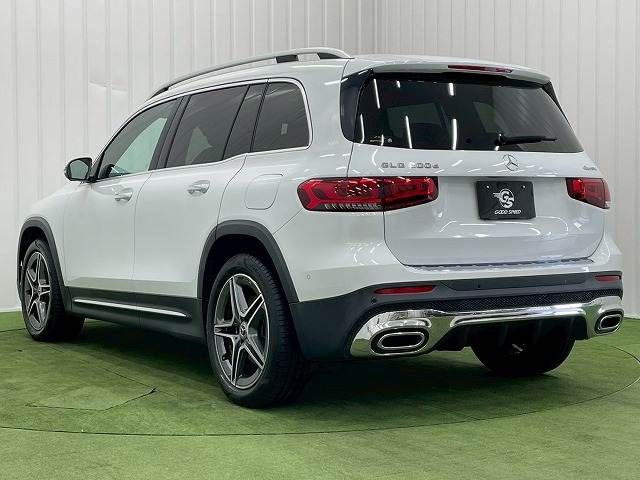 MERCEDES BENZ GLB