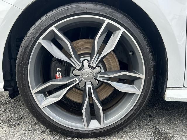 AUDI S1