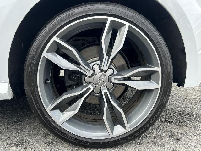 AUDI S1