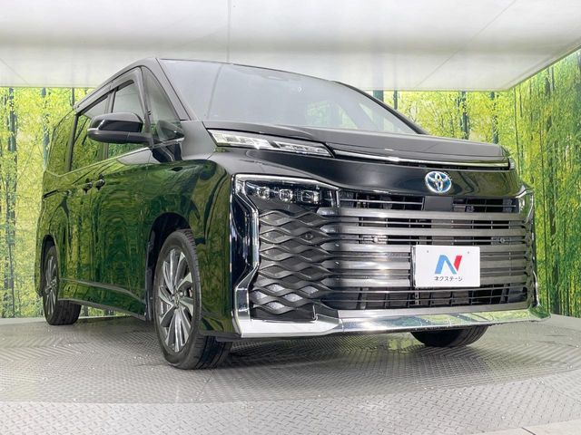 VOXY HYBRID