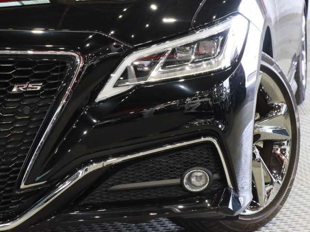 CROWN sedan