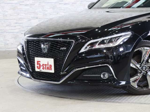 CROWN sedan