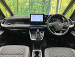 VOXY HYBRID