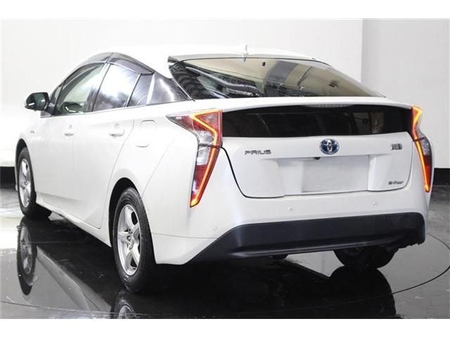PRIUS 4WD