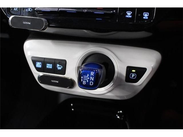 PRIUS 4WD