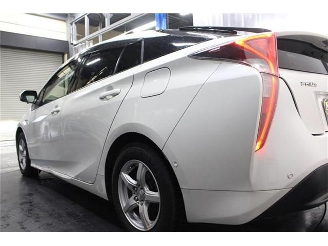 PRIUS 4WD