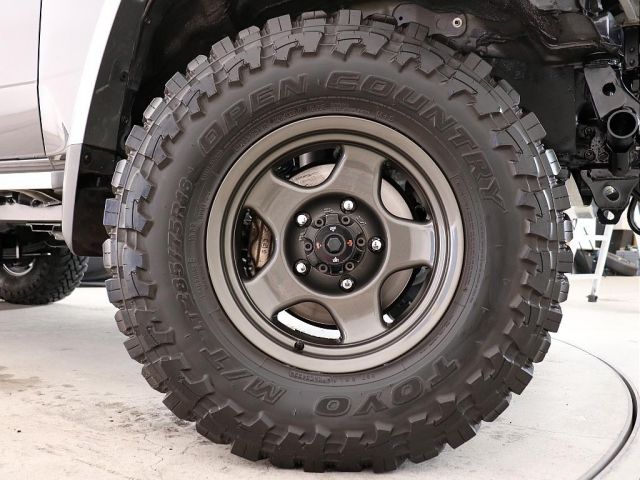 LANDCRUISER van