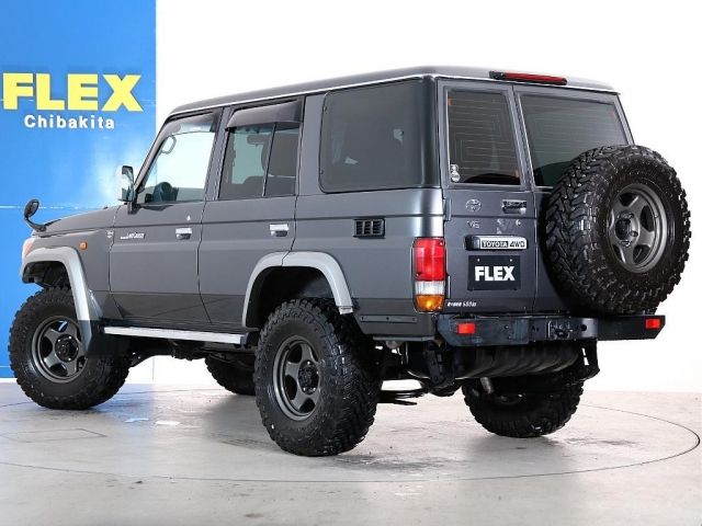 LANDCRUISER van