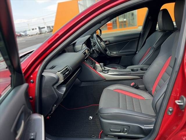 LEXUS IS300h