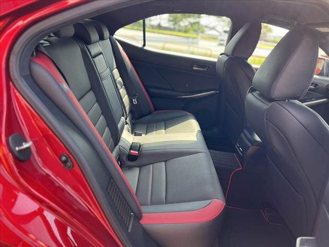 LEXUS IS300h