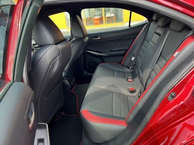 LEXUS IS300h