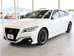 CROWN sedan hybrid