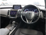 CROWN sedan hybrid