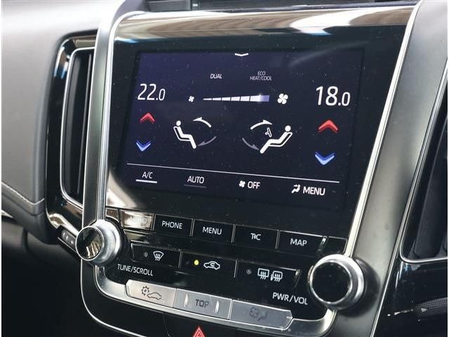 CROWN sedan hybrid
