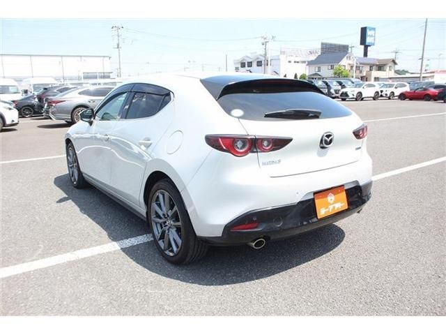 MAZDA3 FASTBACK