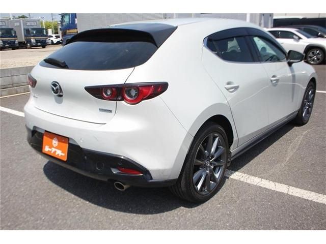 MAZDA3 FASTBACK