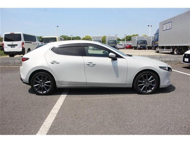 MAZDA3 FASTBACK