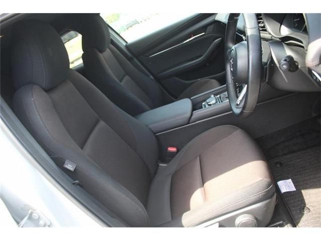 MAZDA3 FASTBACK