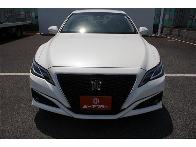 CROWN sedan hybrid