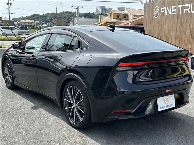PRIUS 4WD