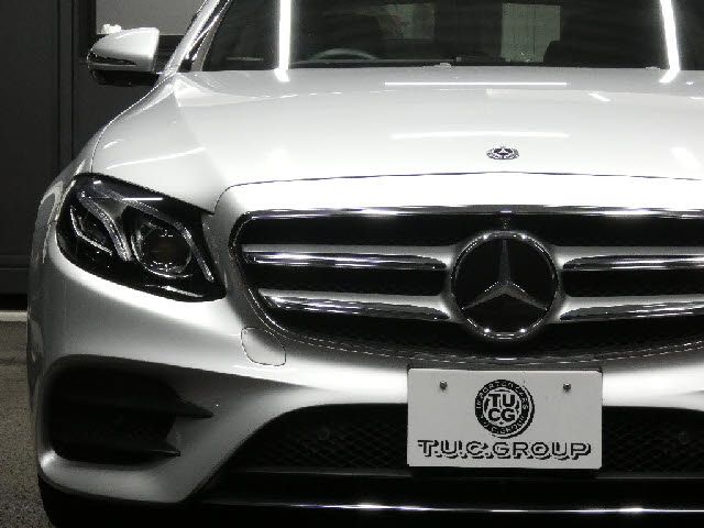 MERCEDES BENZ E-Class sedan