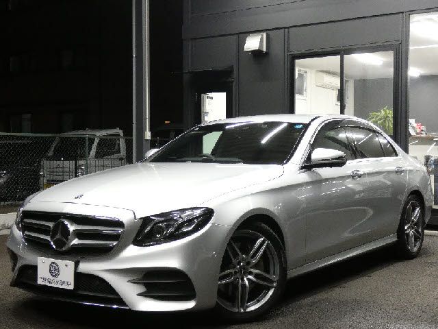 MERCEDES BENZ E-Class sedan