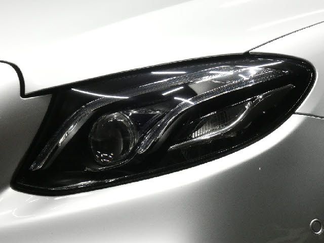 MERCEDES BENZ E-Class sedan
