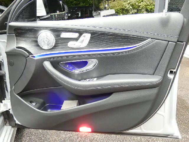 MERCEDES BENZ E-Class sedan
