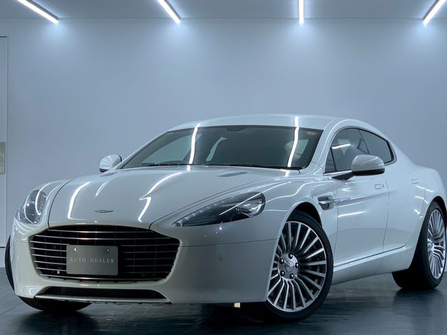ASTON MARTIN SEDAN
