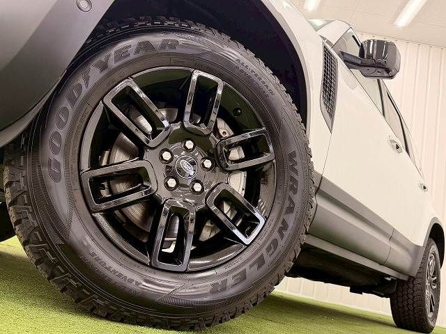 ROVER DEFENDER