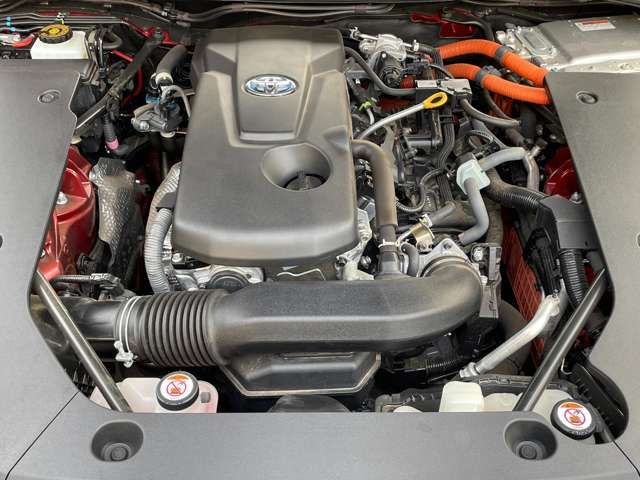 CROWN sedan hybrid