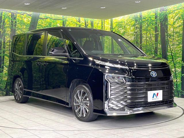 VOXY HYBRID