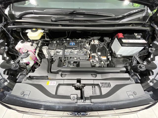 VOXY HYBRID