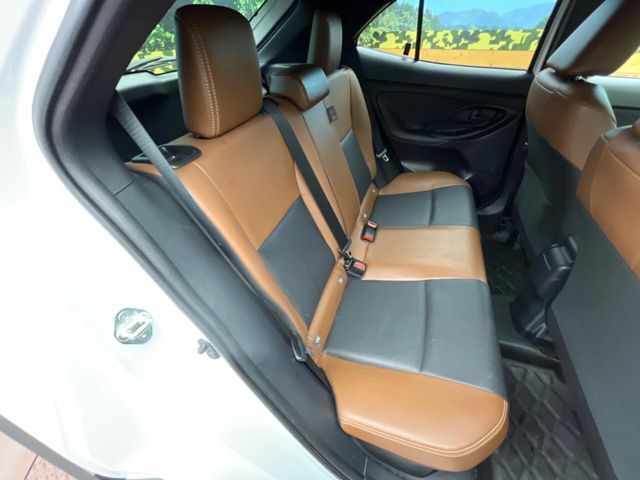 YARIS CROSS HYBRID